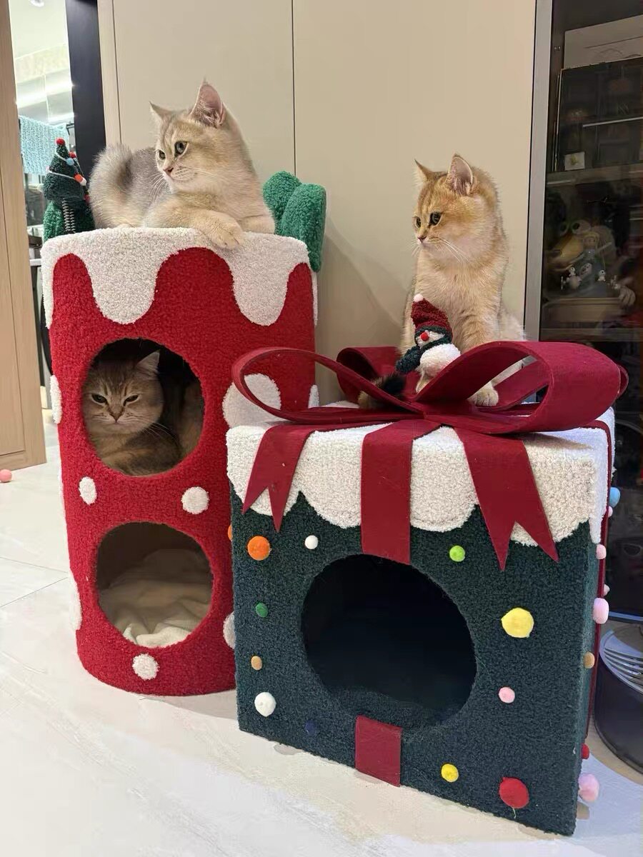 Dailypets Festive Cat Tree and Double Cat Bed Set with Christmas Tree Design