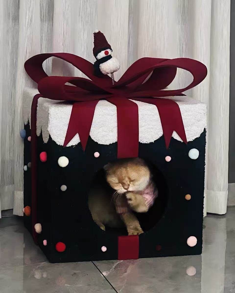 Dailypets Festive Cat Tree and Double Cat Bed Set with Christmas Tree Design