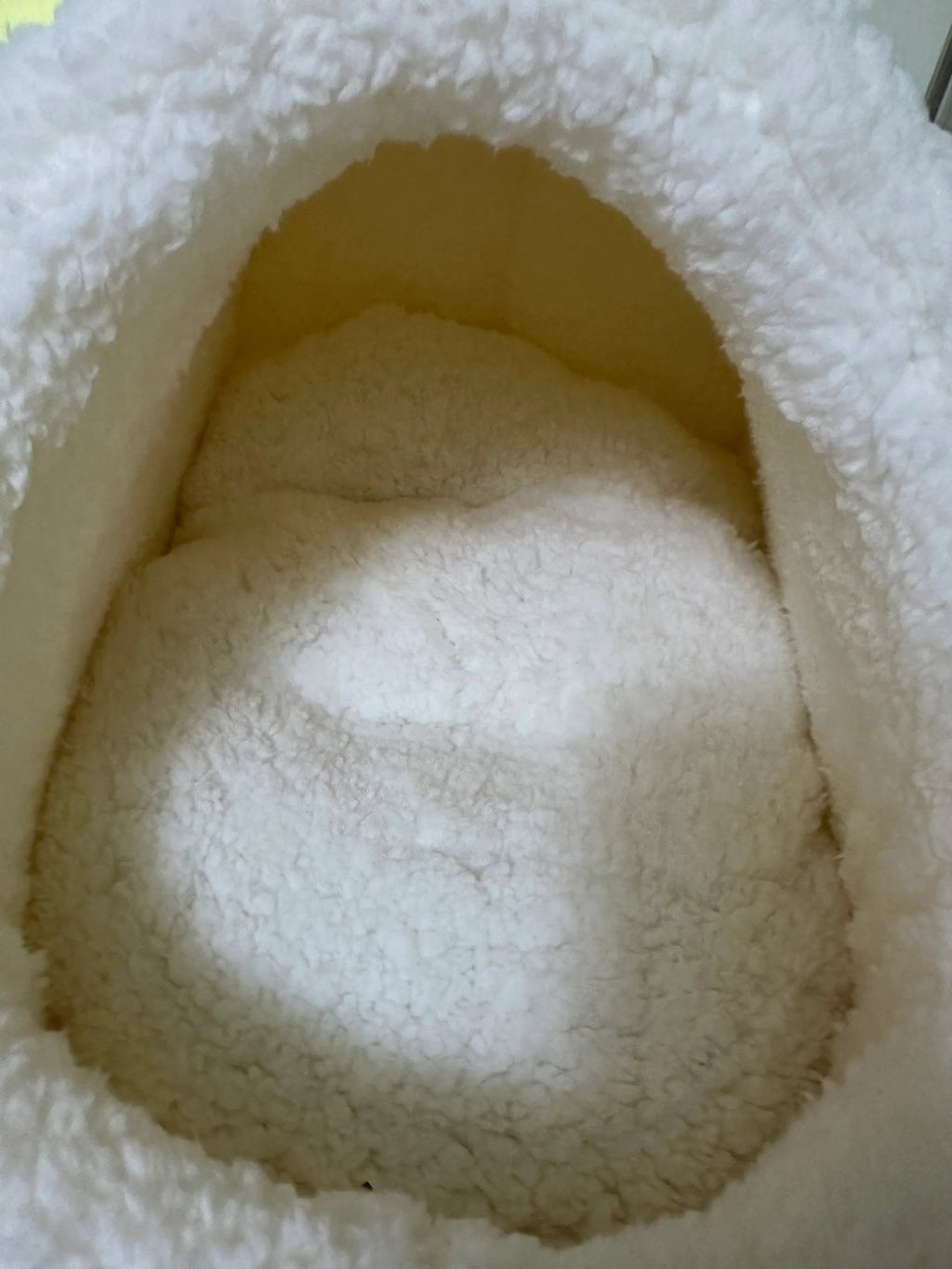 Dailypets Cloud Fleece Cat Bed with Cozy Slipper-Inspired Design for Warm Indoor Comfort