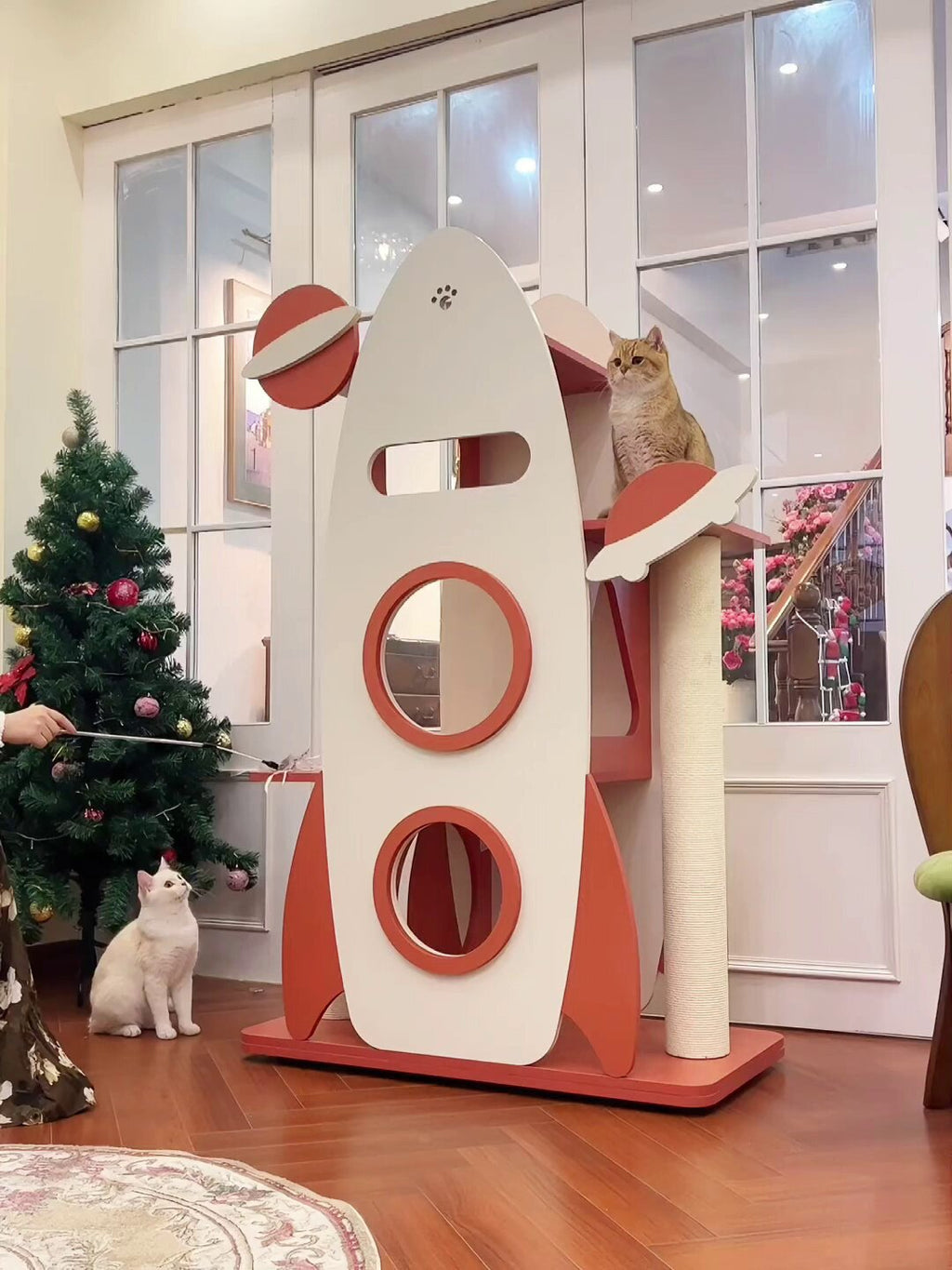 Dailypets Wooden Rocket Cat Tree with Sisal Scratching Posts and Cozy Capsules