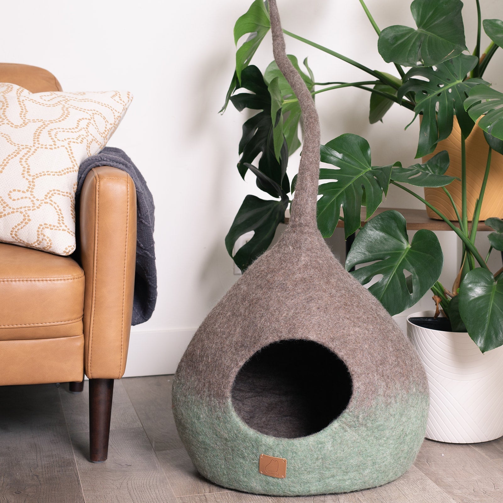 Dailypets Fairy Tail Inspired Wool Cat Cave Bed