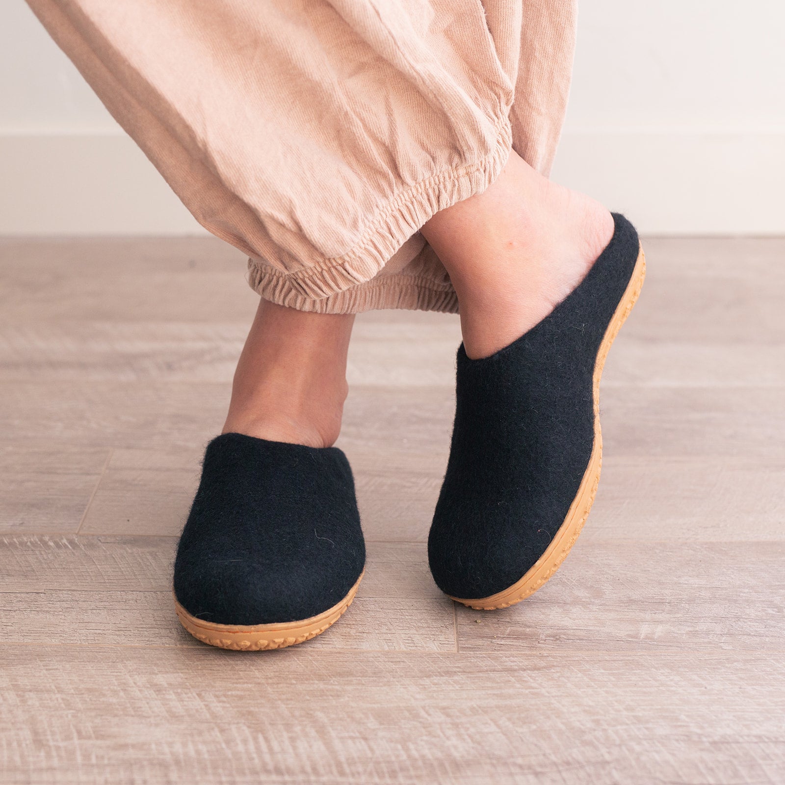 Dailypets Handcrafted Merino Wool House Slippers