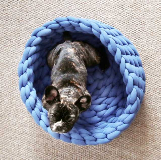 Dailypets Hand-Knit Cat Bed – Cozy Round Nest with Raised Edge