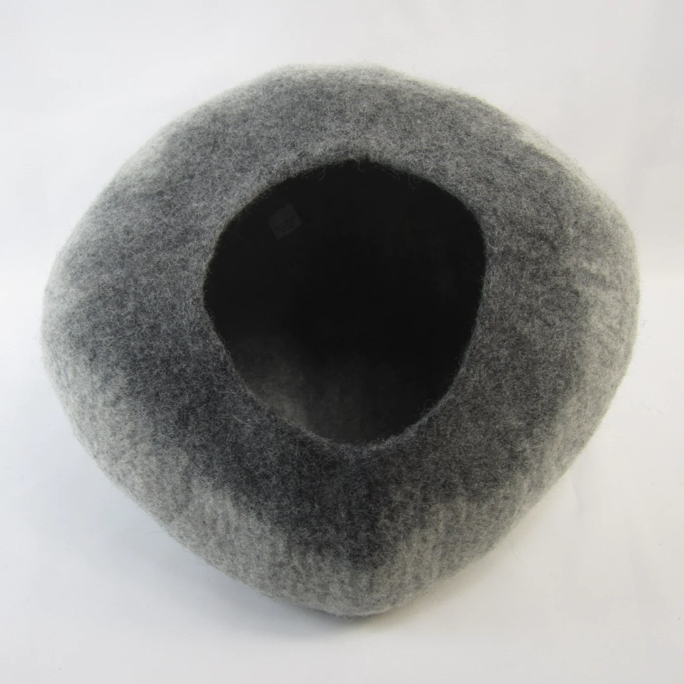 Dailypets Enclosed Wool Cat Bed – Soft Graphite Cat Cave
