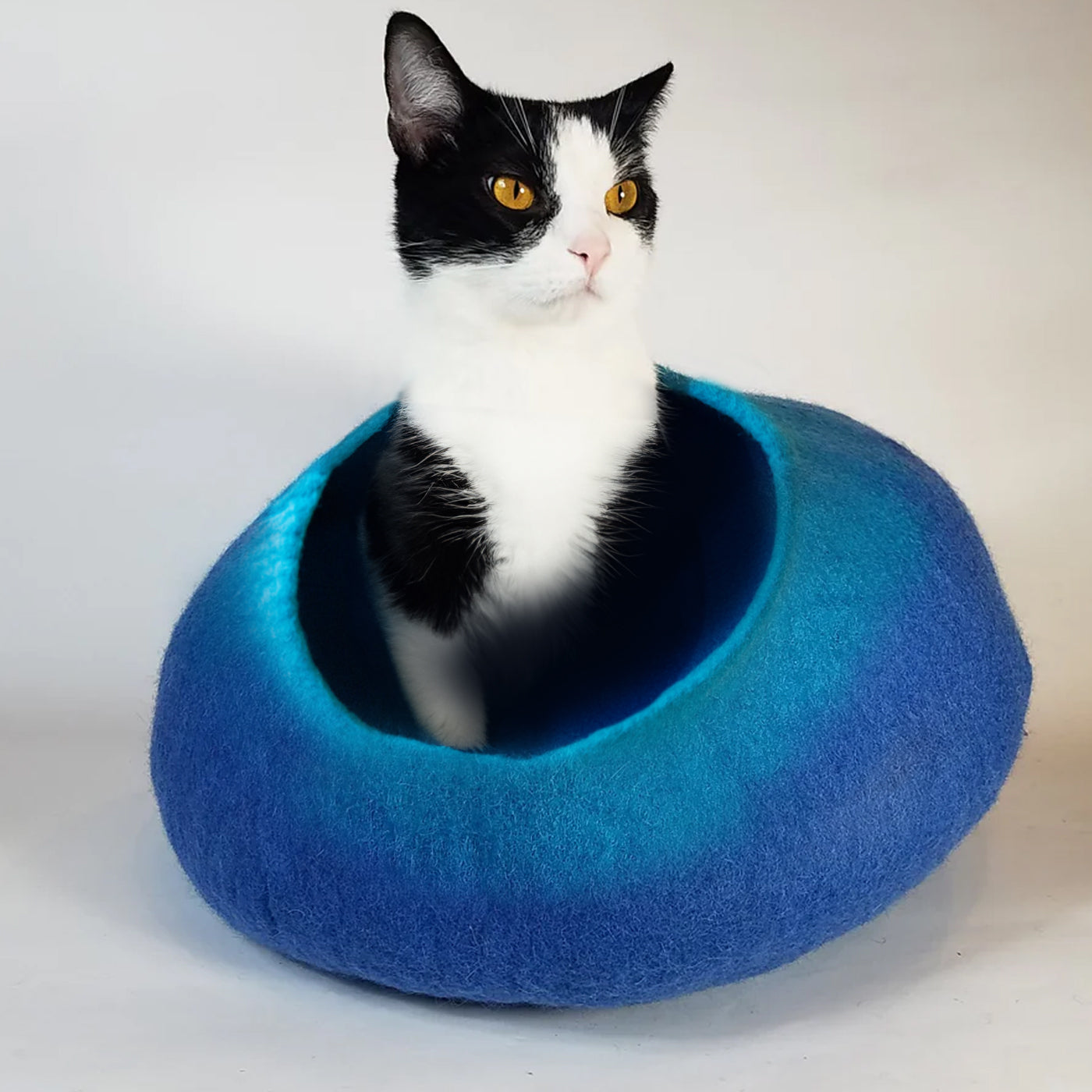 Dailypets Handmade Organic Wool Cat Retreat Bed