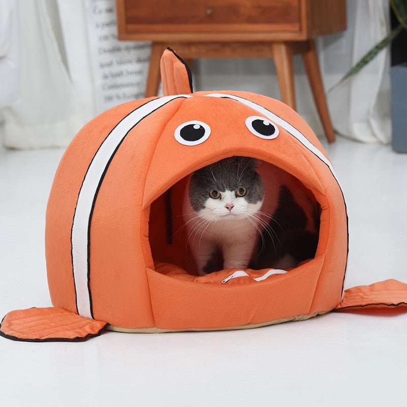 Dailypets Nemo Enclosed Cat Bed – Plush Clownfish Hideaway for Indoor Cats